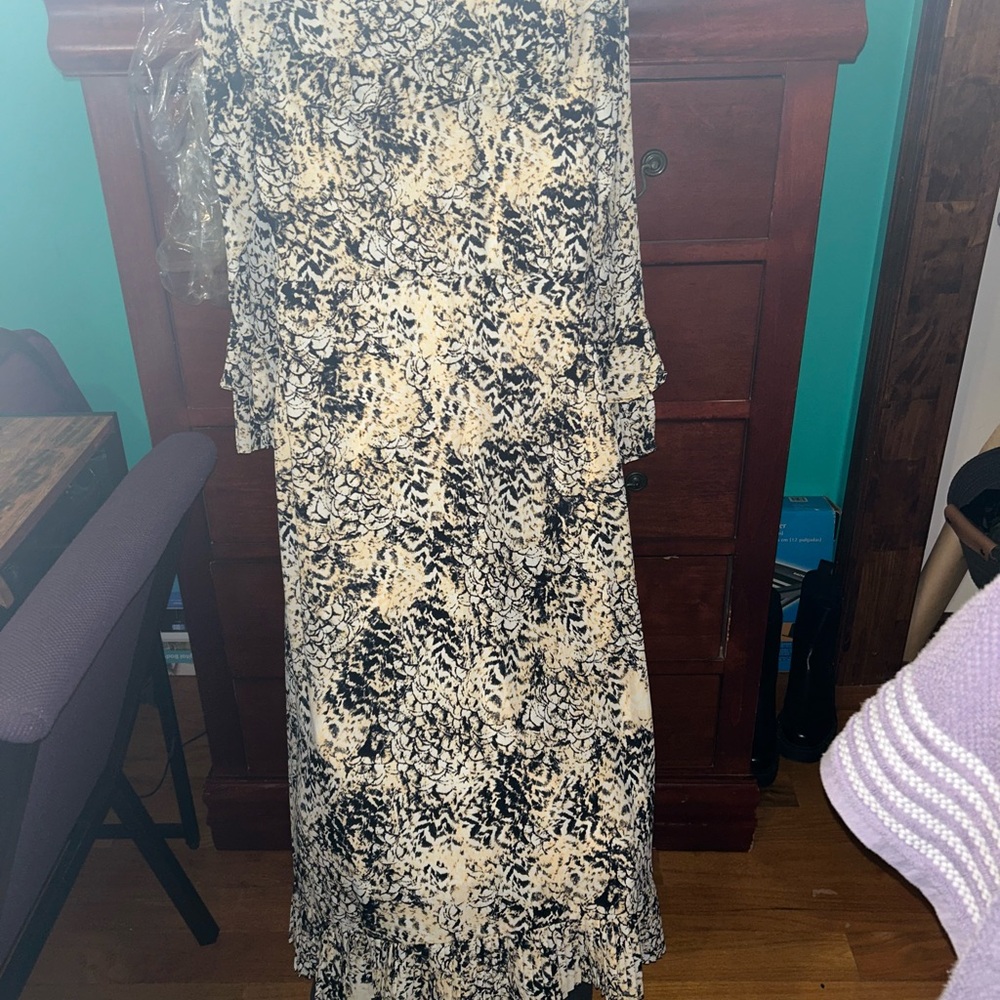 SHEIN Black and Cream Long Sleeve Dress
